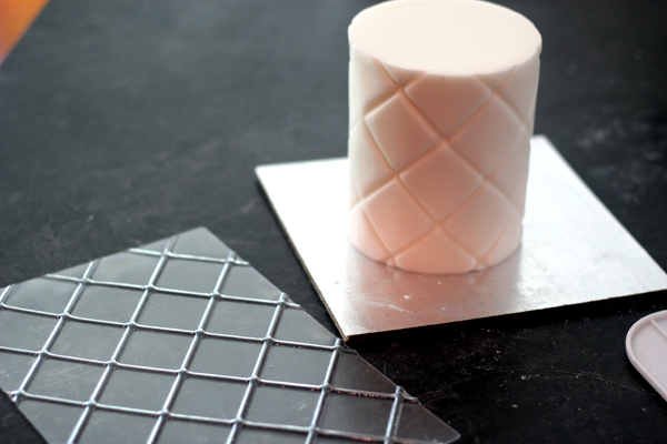 tufted fondant