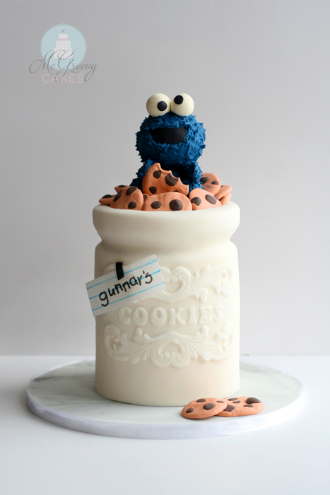 DIY little Cookie Monster birthday decoration  Cookie monster birthday,  Baby boy 1st birthday party, Cookie monster party