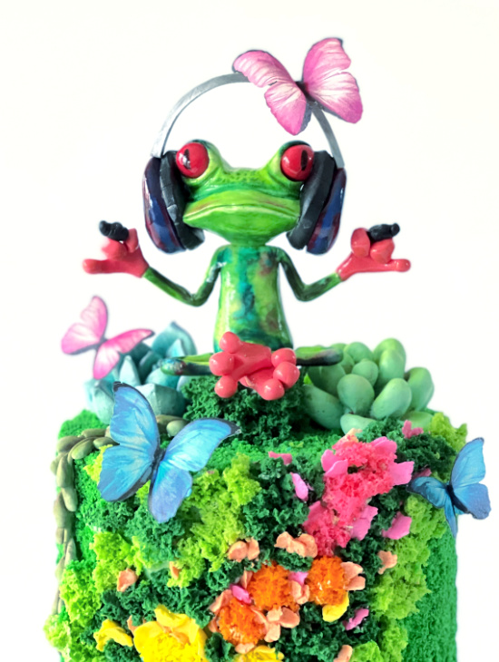 frog topper 7
